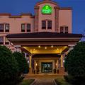Exterior of La Quinta Inn & Suites by Wyndham Port Orange / Daytona