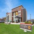 Image of La Quinta Inn & Suites by Wyndham Shorewood