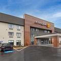 Exterior of La Quinta Nashville Airport