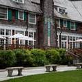 Exterior of Lake Quinault Lodge