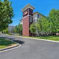 Exterior of Ledgestone Suites Hotel Yakima