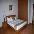 Photo of Luxe Suites Hotel