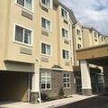 Exterior of Microtel Inn & Suites by Wyndham Niagara Falls