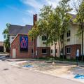 Exterior of Motel 6 Arlington Heights, IL - Chicago North Central
