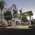 Exterior of Motel 6 Gilroy, CA