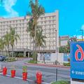 Exterior of Motel 6 Los Angeles, CA - Los Angeles - LAX