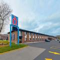 Exterior of Motel 6 Oak Creek, WI