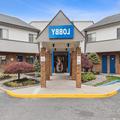Exterior of Motel 6 Piscataway, NJ