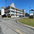 Exterior of Motel 6 Savannah Ga