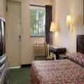 Image of OYO Hotel Edison NJ Route 1