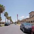 Exterior of OYO Hotel McAllen Airport South