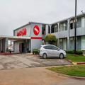 Exterior of OYO Hotel Wichita Falls - Downtown