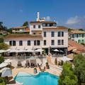 Exterior of Perla Riviera