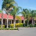 Exterior of Pines Country Club Motor Inn