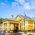 Exterior of Quality Inn Alexander City