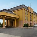 Exterior of Quality Inn Cleveland, MS