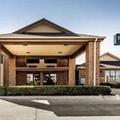 Exterior of Quality Inn Dumas