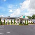 Exterior of Quality Inn Huron