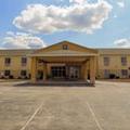 Exterior of Quality Inn Kingdom City I-70