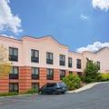 Exterior of Quality Inn & Suites