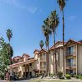 Exterior of Quality Inn & Suites Bakersfield