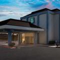 Exterior of Quality Inn & Suites North Little Rock
