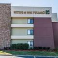 Exterior of Quality Inn & Suites Warren - Detroit