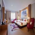 Exterior of Ramada Suites by Wyndham Solo