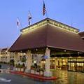Exterior of Red Lion Hotel Eureka