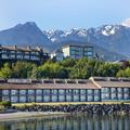 Exterior of Red Lion Hotel Port Angeles Harbor