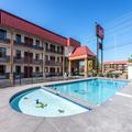 Exterior of Red Roof Inn & Suites Pigeon Forge Parkway