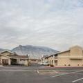 Exterior of Royal Inn Provo