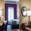 Image of Russell Inn & Suites