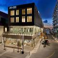 Exterior of Seaside Hotel Vancouver