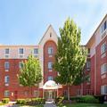 Exterior of Sonesta Simply Suites Arlington