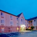 Exterior of Sonesta Simply Suites Pittsburgh Airport