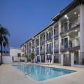 Exterior of Studio 6 Artesia Ca