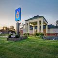 Exterior of Studio 6 Georgetown Ky – Lexington North