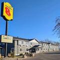Exterior of Super 8 by Wyndham Alexandria Mn