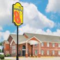 Exterior of Super 8 by Wyndham Bolivar