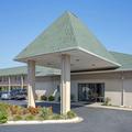 Exterior of Super 8 by Wyndham Dunn