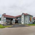 Photo of Super 8 by Wyndham Indianapolis/NE/Castleton Area