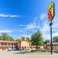 Image of Super 8 by Wyndham Mt. Pleasant Tx