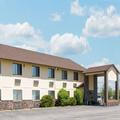 Image of Super 8 by Wyndham Perry Ia