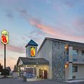 Exterior of Super 8 by Wyndham Shelby