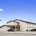 Exterior of Super 8 by Wyndham Williston Nd