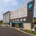 Exterior of TRU by Hilton (Radford)