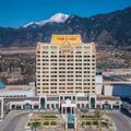 Exterior of The Antlers a Wyndham Hotel