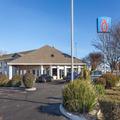 Photo of Travel Inn & Suites