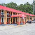 Exterior of Travelodge by Wyndham Savannah Area/Richmond Hill